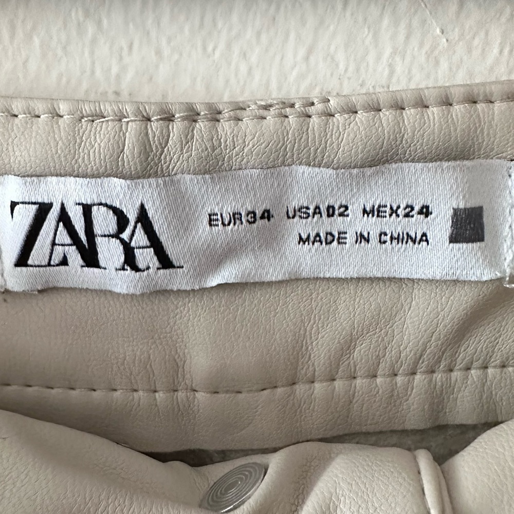 Zara cream faux leather mom fit pants Womens size 2 - Picture 6 of 7